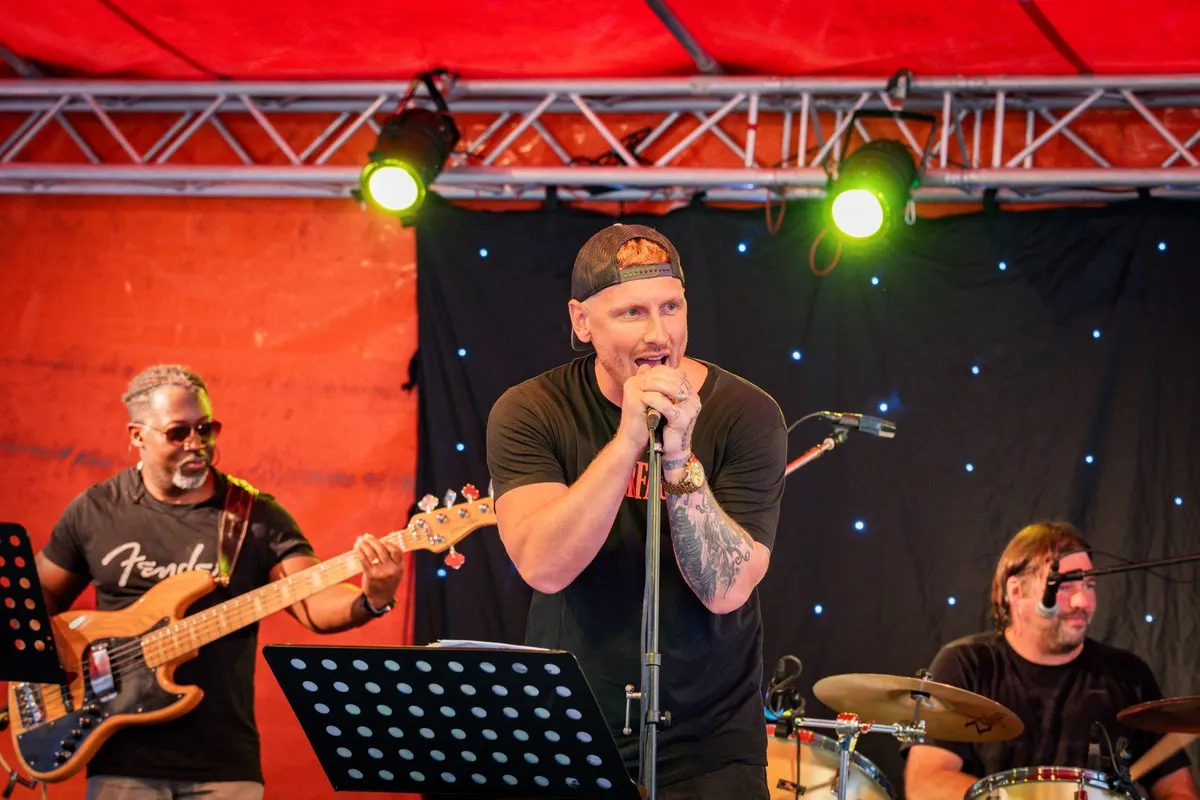 Cover Hit in concert: French and English rock covers